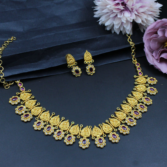 4993 Lakshmi Kasulu short matte necklace