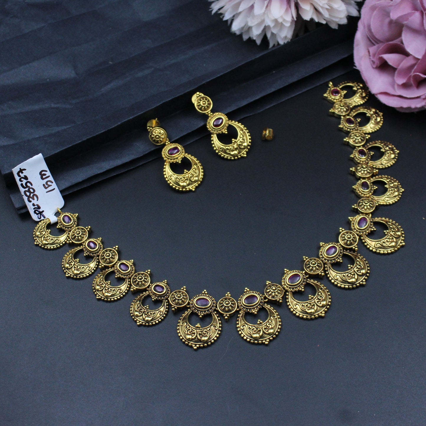 38527 Matte Short Necklace Red