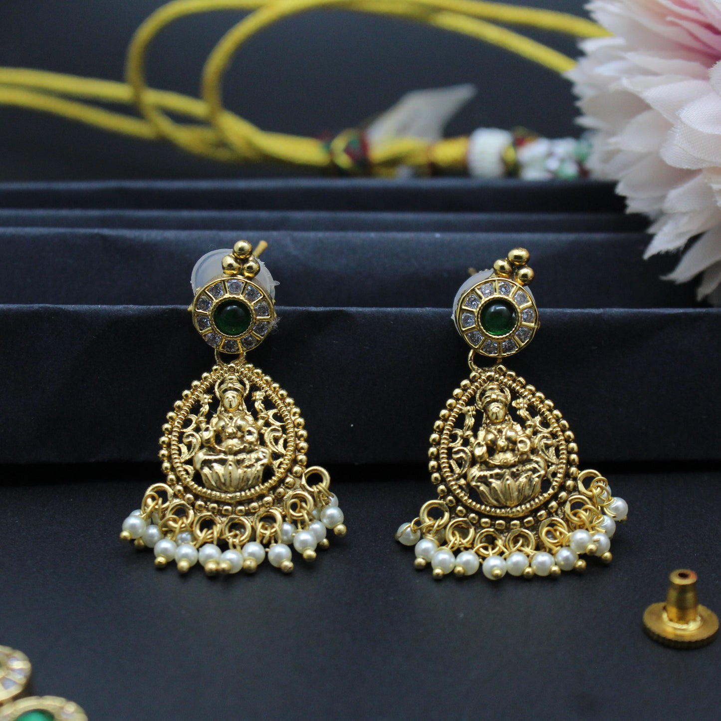 36440 Lakshmi pota stone necklace