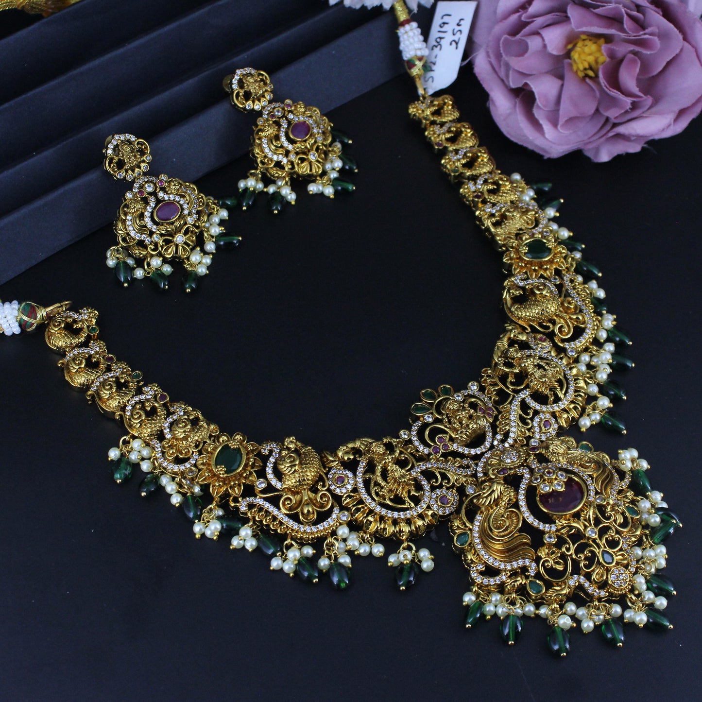 39197 Bridal Nakshi short necklace with screwback earrings