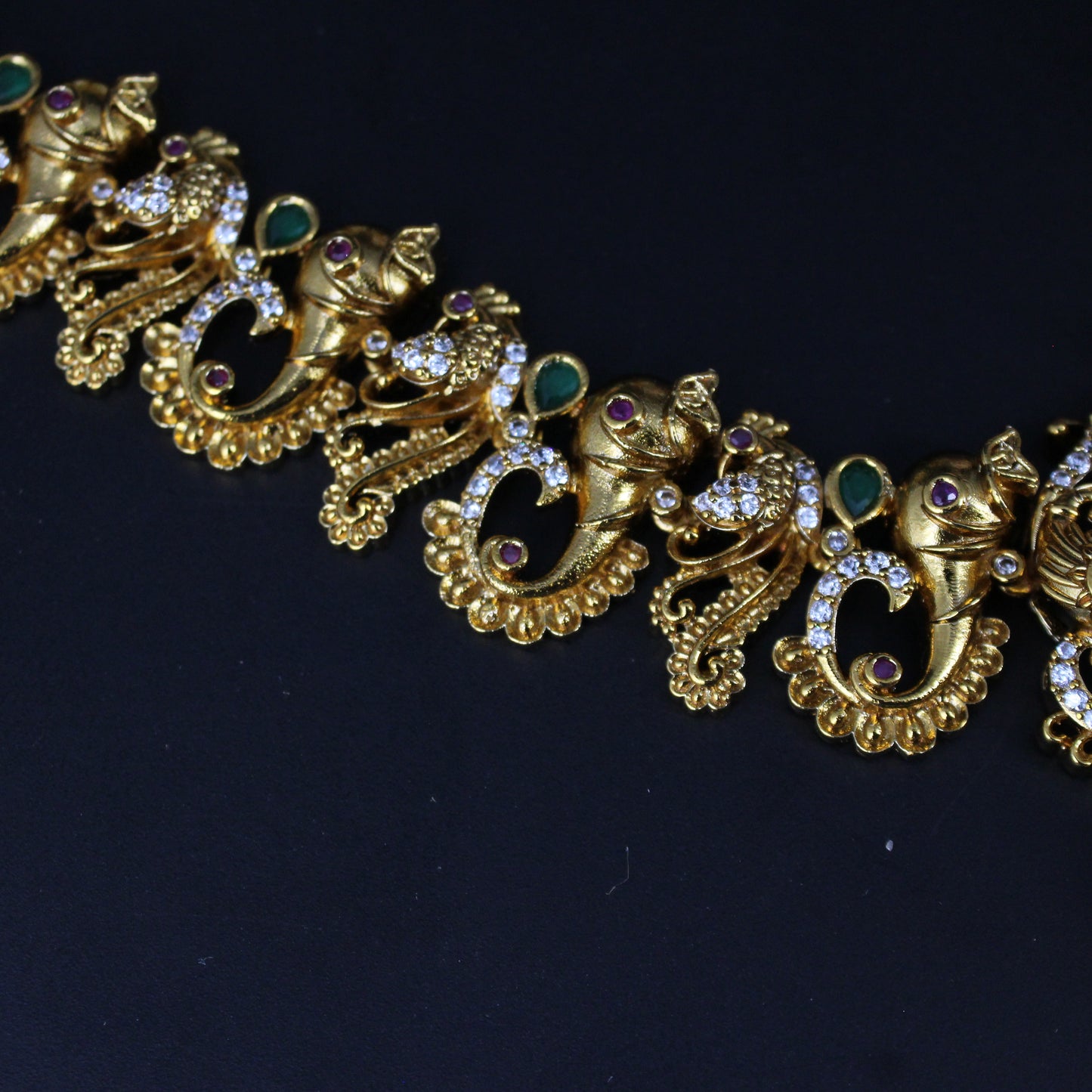 37802 Matte laxmi necklace with screwback earring