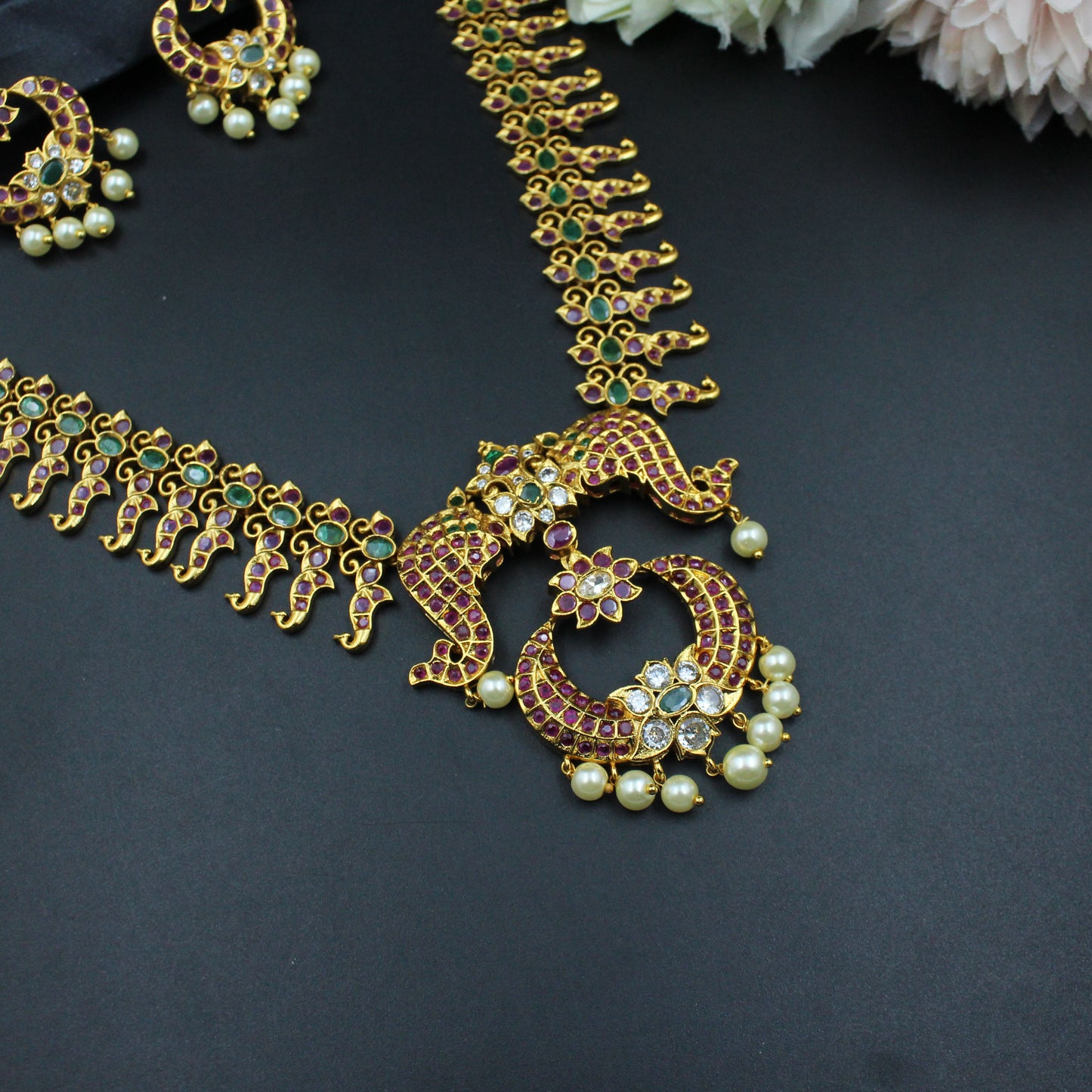 2281 Kempu Stone matte short necklace with screwback earrings