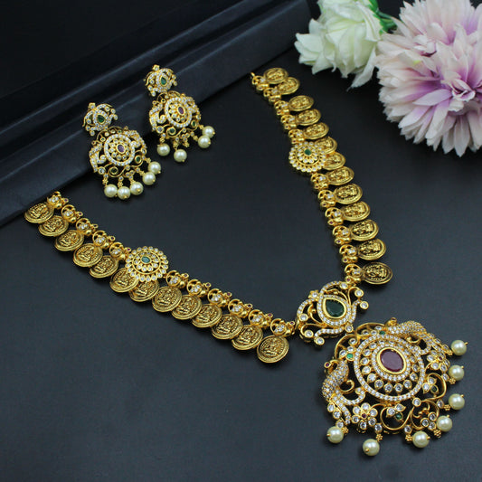 38495 Real Look Kasulu short necklace with Locket