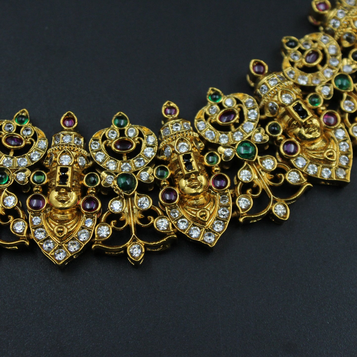 1739 Balaji Short necklace with earrings