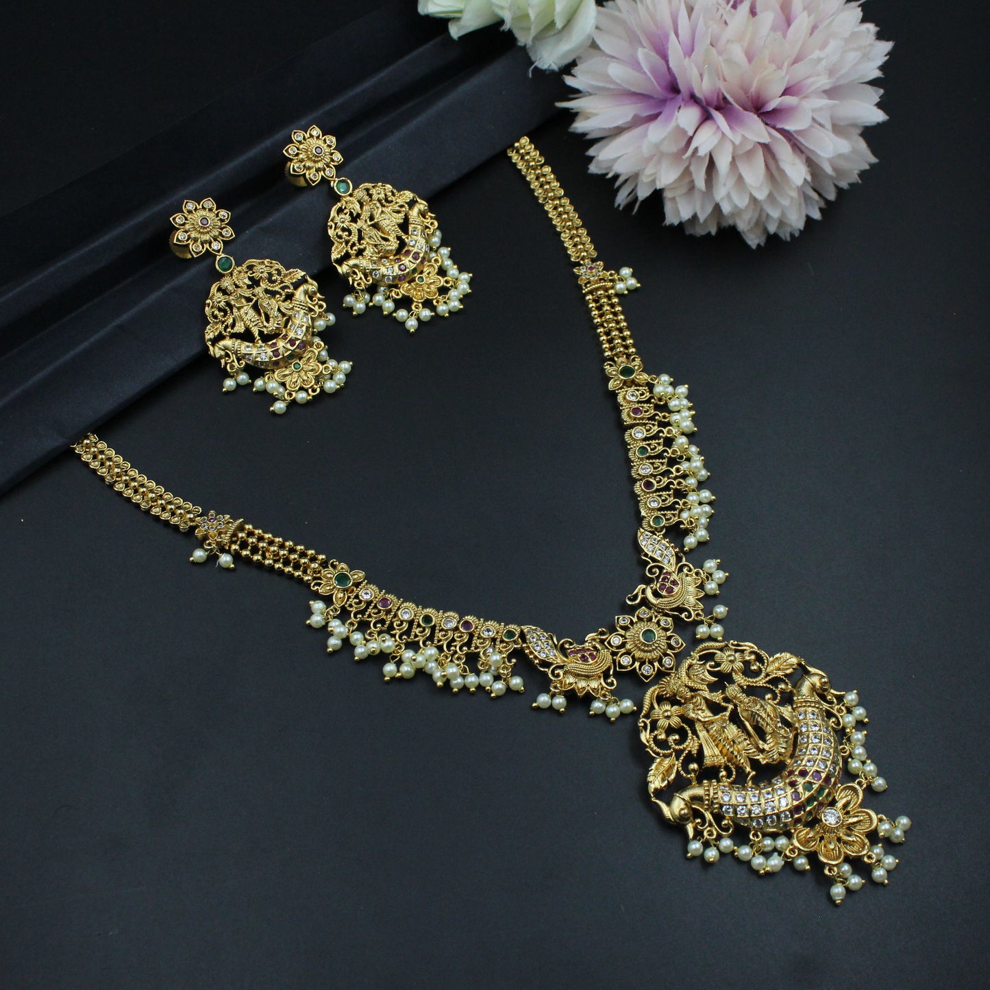 12323 Radha Krishna Short necklace with guttapusalu