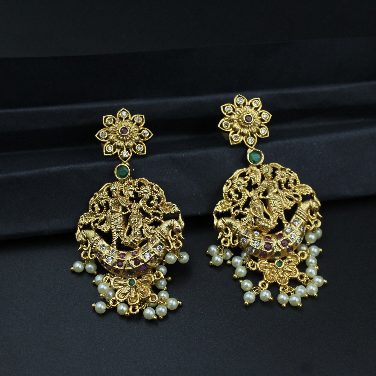 12323 Radha Krishna Short necklace with guttapusalu