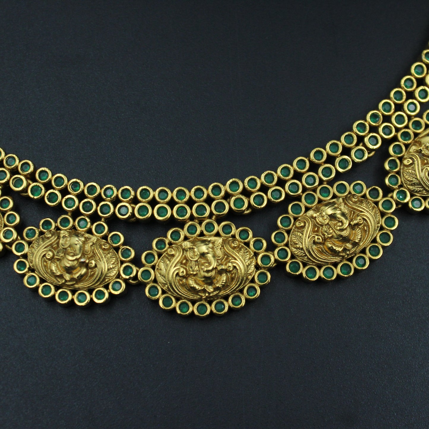 5643 Ganesh short necklace with pota stone and earrings