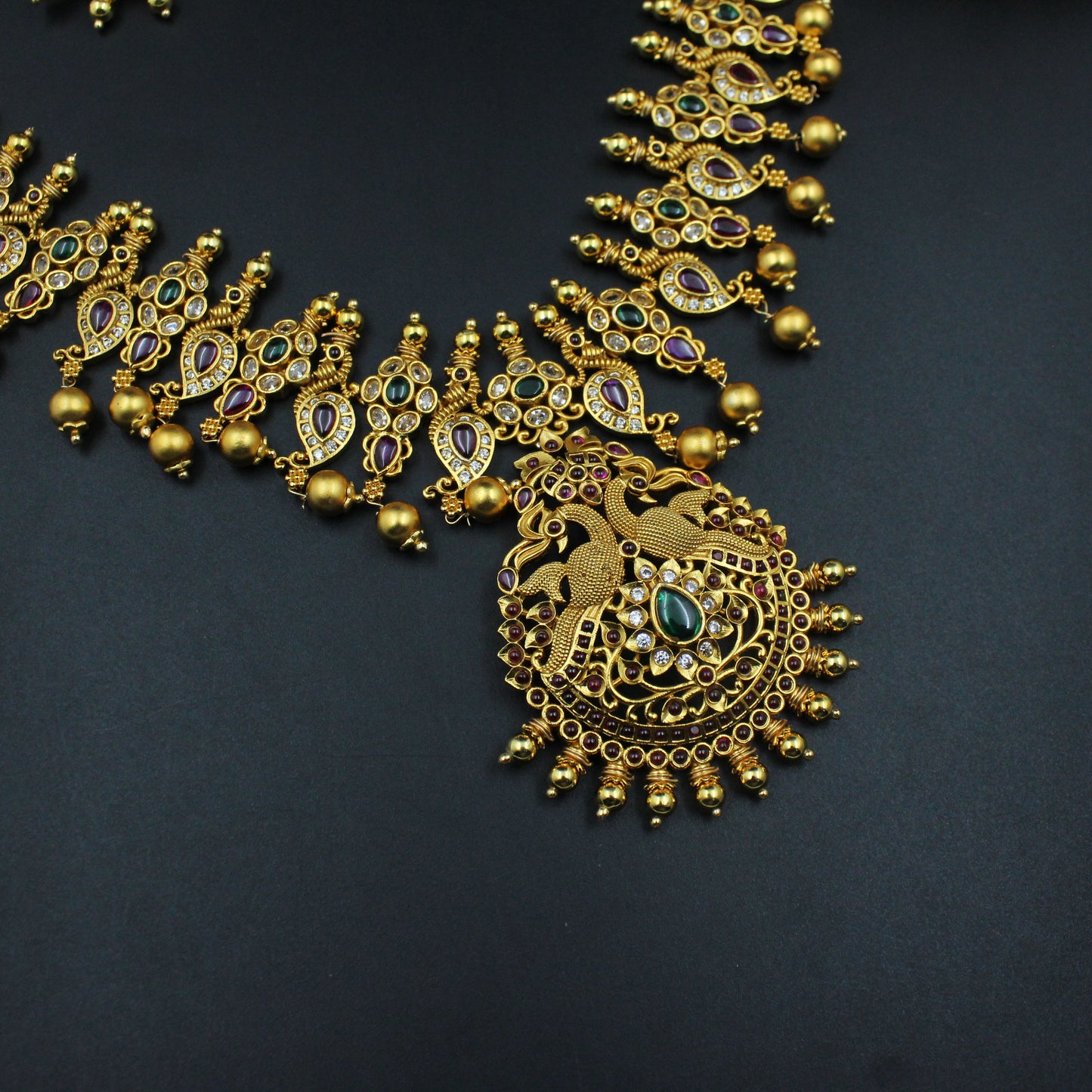 19973 Peacock mango necklace