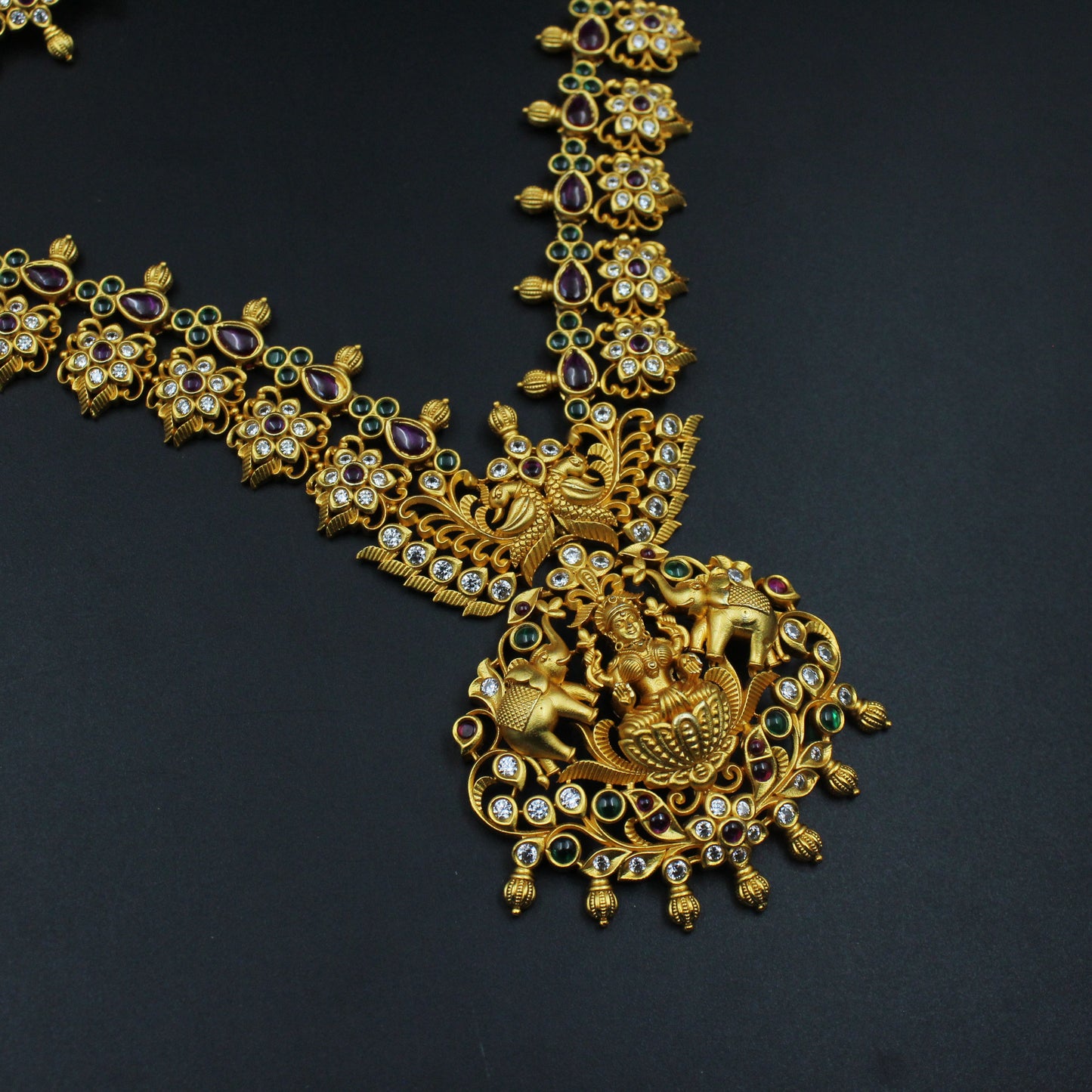 5228 Nakshi Matte short necklace