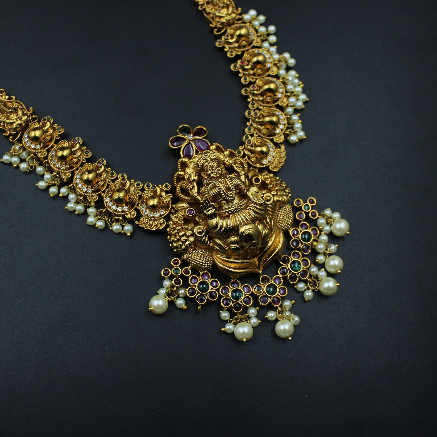 38854 Lakshmi Devi pota stone short necklace with Chandbali