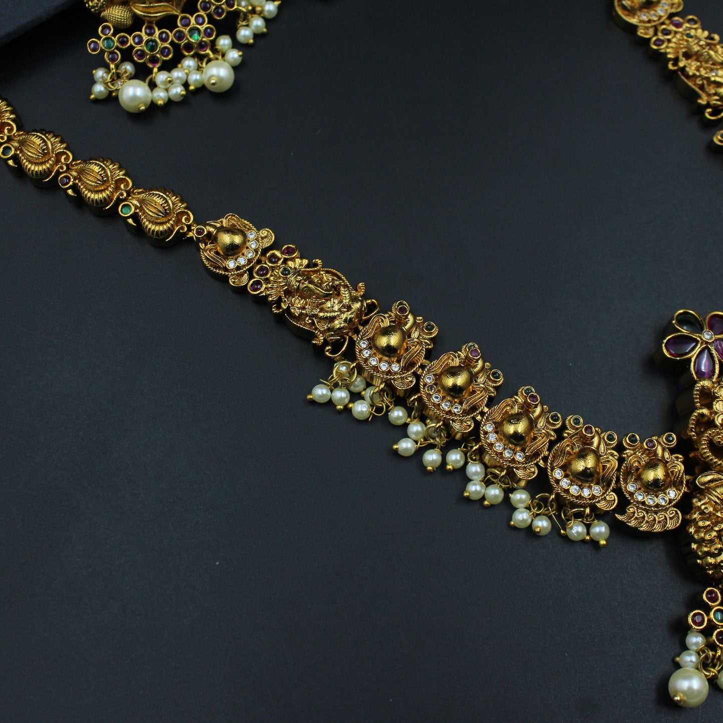 38854 Lakshmi Devi pota stone short necklace with Chandbali