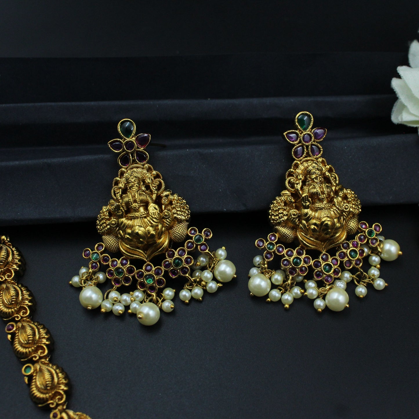 38854 Lakshmi Devi pota stone short necklace with Chandbali