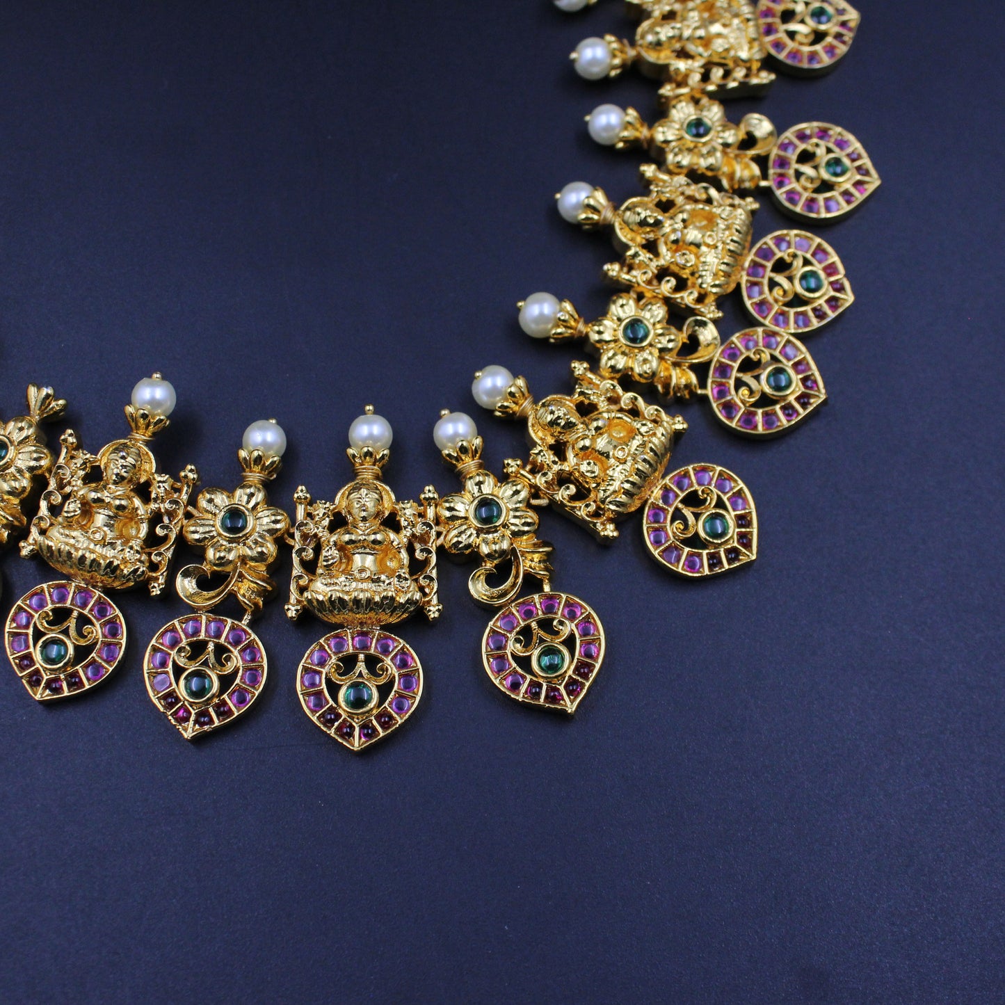 Laxmi pota stone necklace