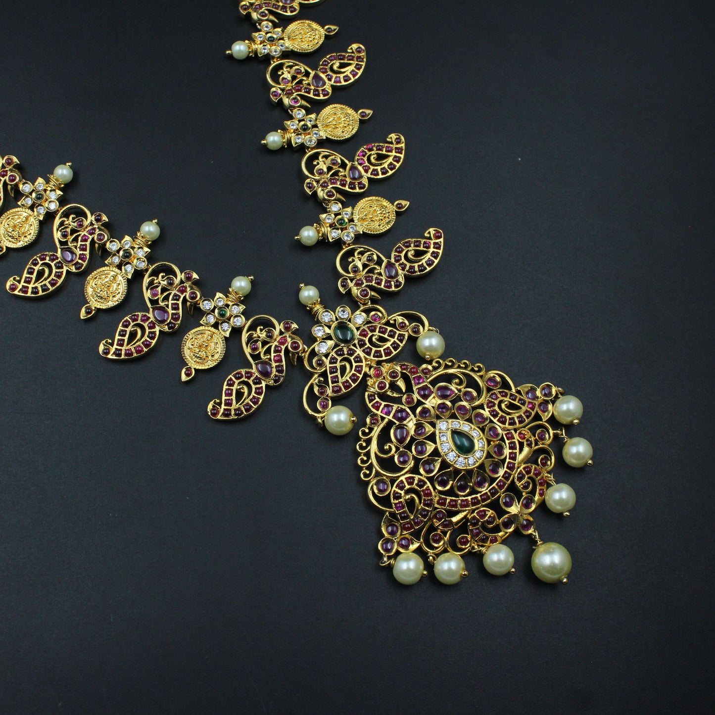 4931 Lakshmi Kasulu pota stone short necklace with screwback earrings
