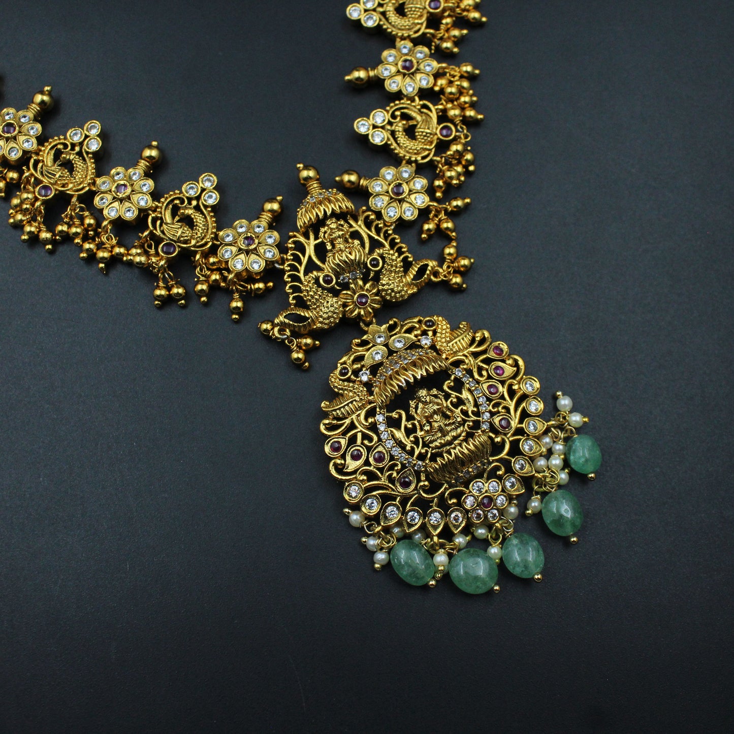 35318/35316  Nakshi short necklace with golden balls making