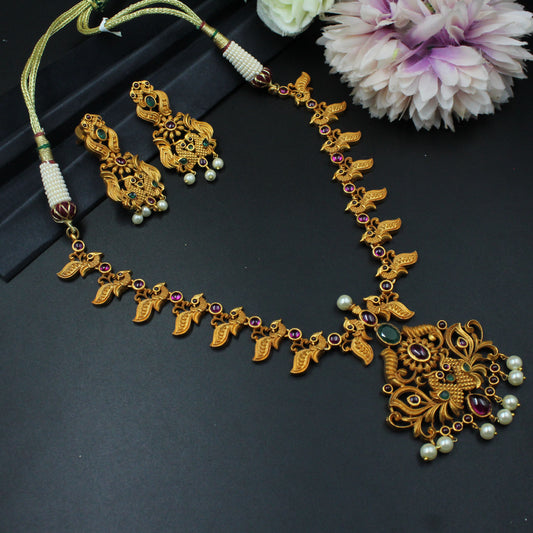 5112 Double peacock short necklace with matte polish