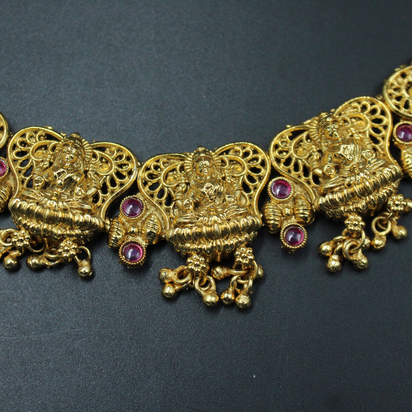 22518  Matte Laxmi Short Necklace