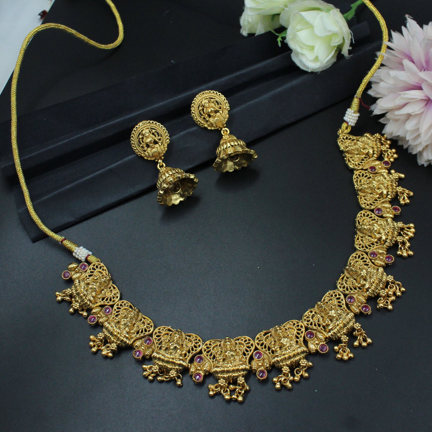 22518  Matte Laxmi Short Necklace