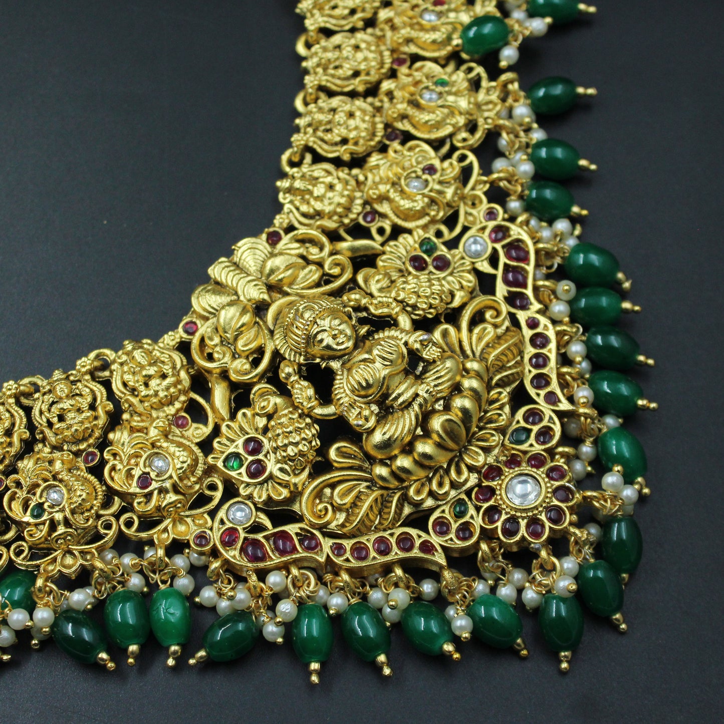 39380 Matte Laxmi Broad necklace