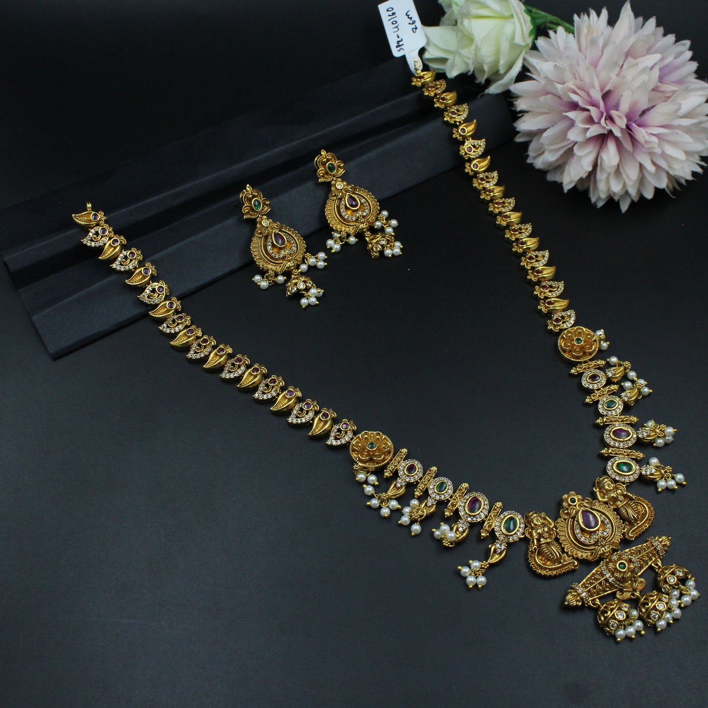 40160 Nakshi long gold look necklace with earrings