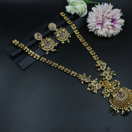 Matte Long necklace