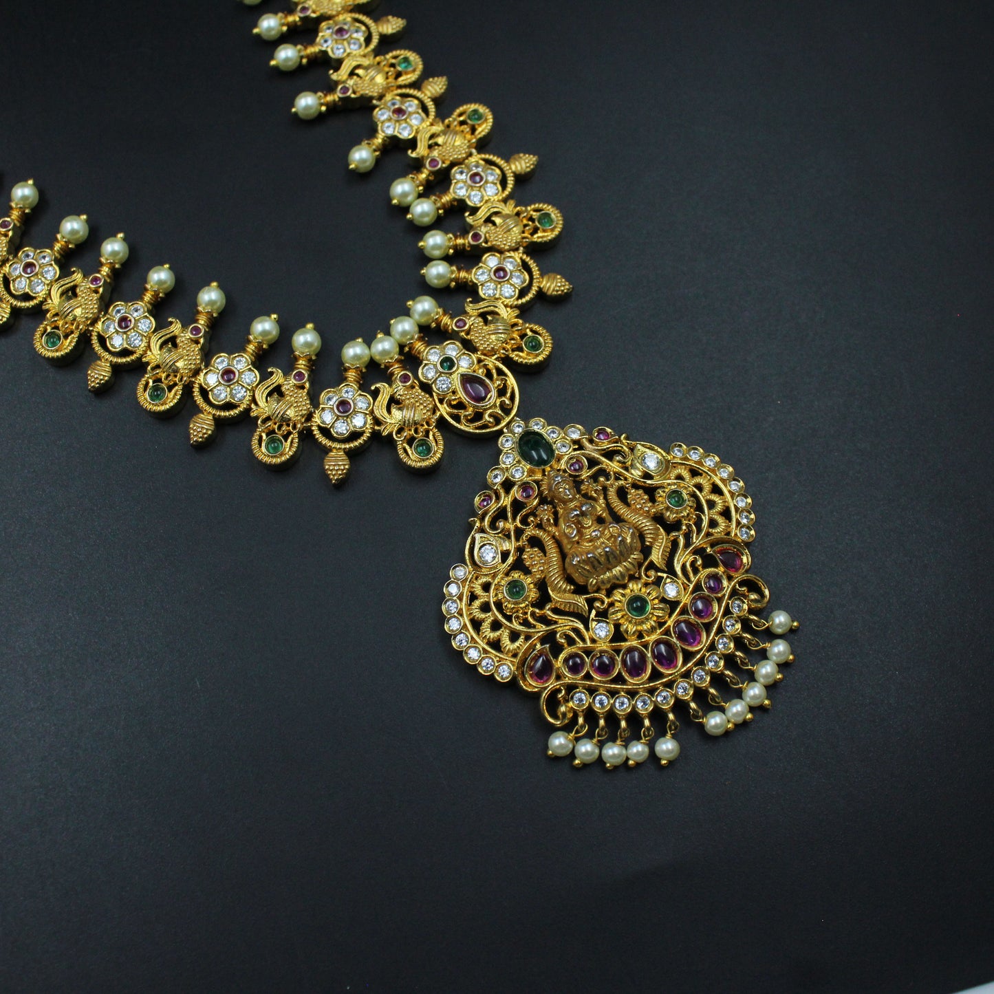 Laxmi long necklace with screwback earrings