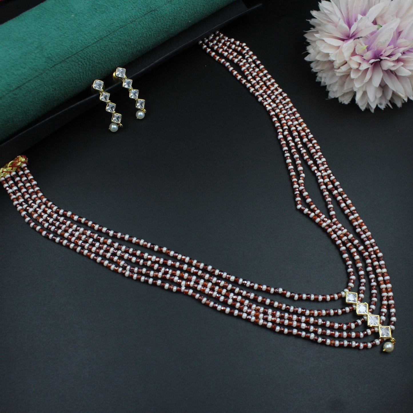 40311 - 5 Lines Sugar Beads Mala Merron  With Square Pendent set