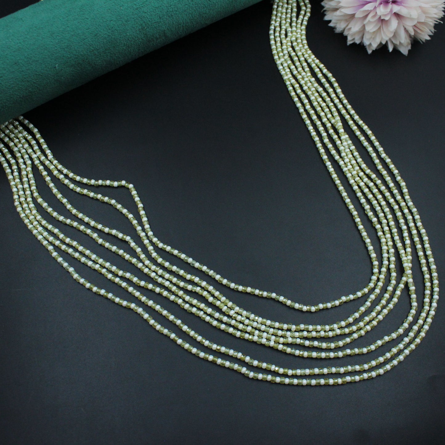 40043 Sugar Beads 7 Lines Light Green
