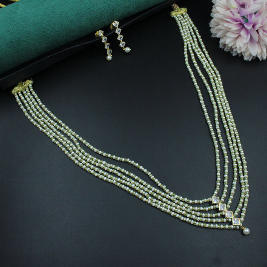 40292 - 5 Lines Sugar Beads Mala With Square Pendent Light Green