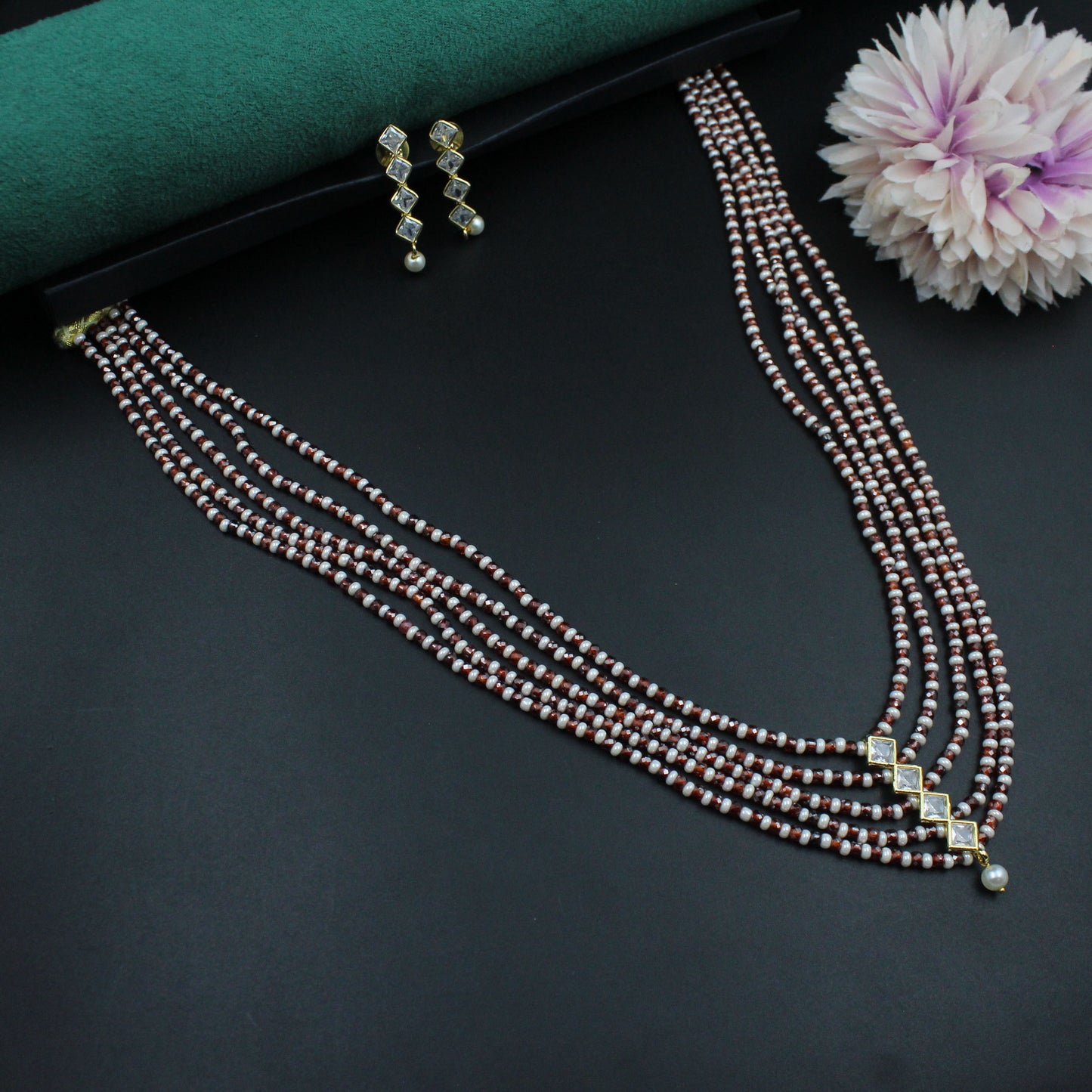 40287 - 5 Lines Sugar Beads Mala Merron With Square Pendent Set