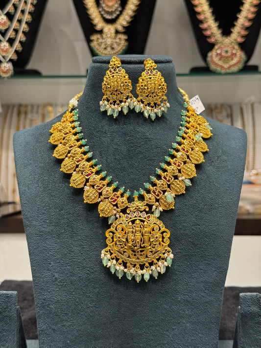 36344 Ramparivar Short necklace with mehendi polish