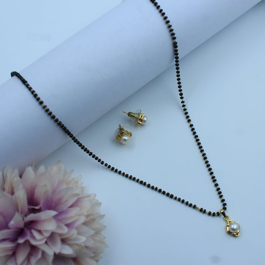 18227 Pearl pendant with earrings bracelet