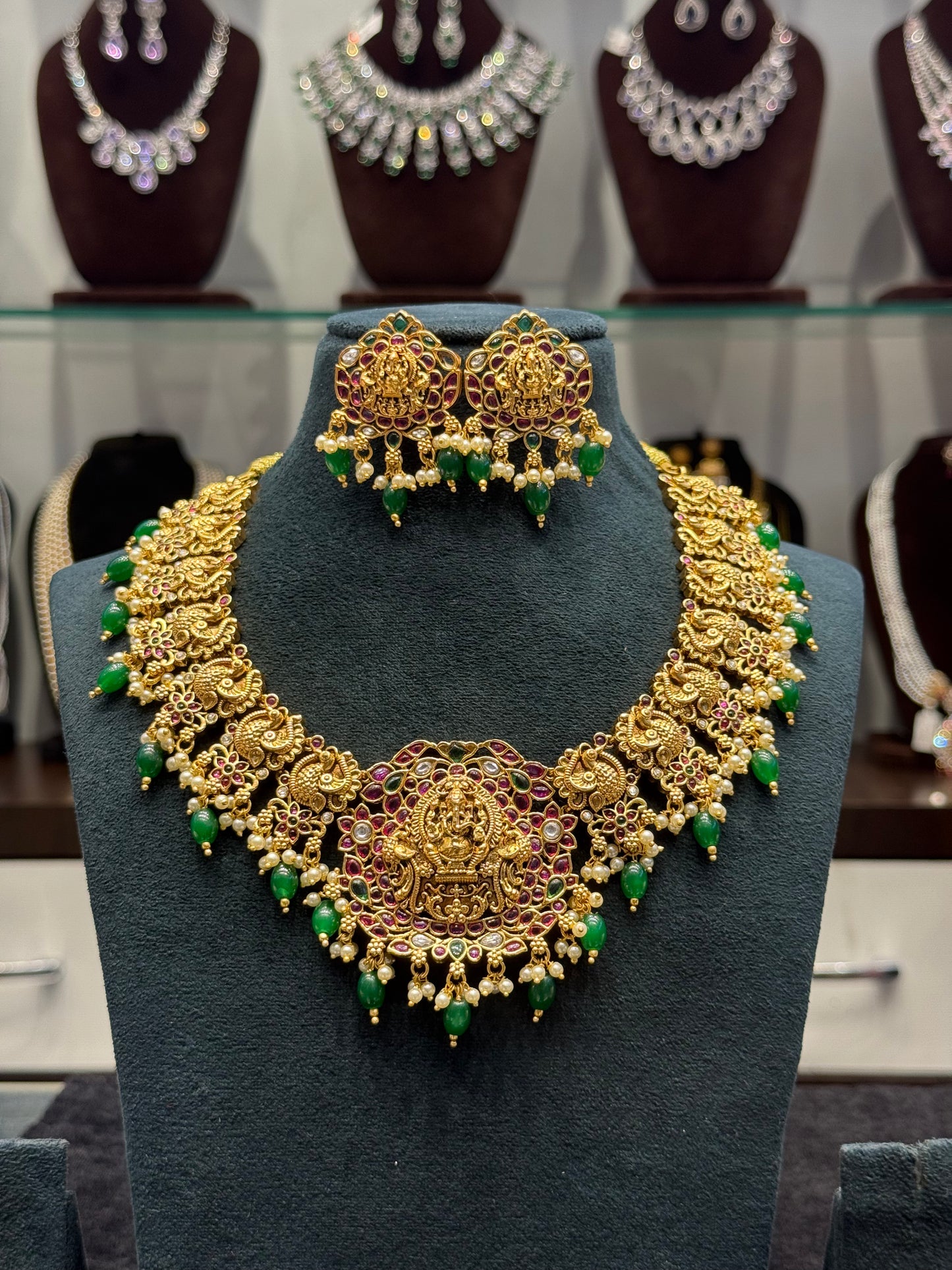 Nakshi Ganesh Pota Stone Short Necklace With Push Back Earrings
