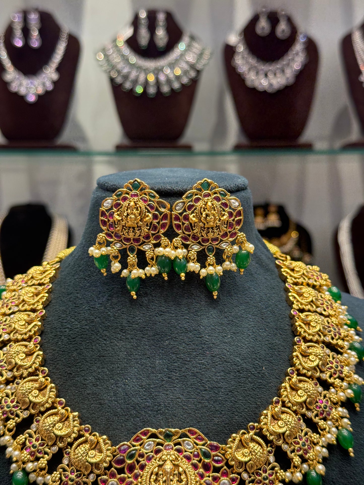 Nakshi Ganesh Pota Stone Short Necklace With Push Back Earrings