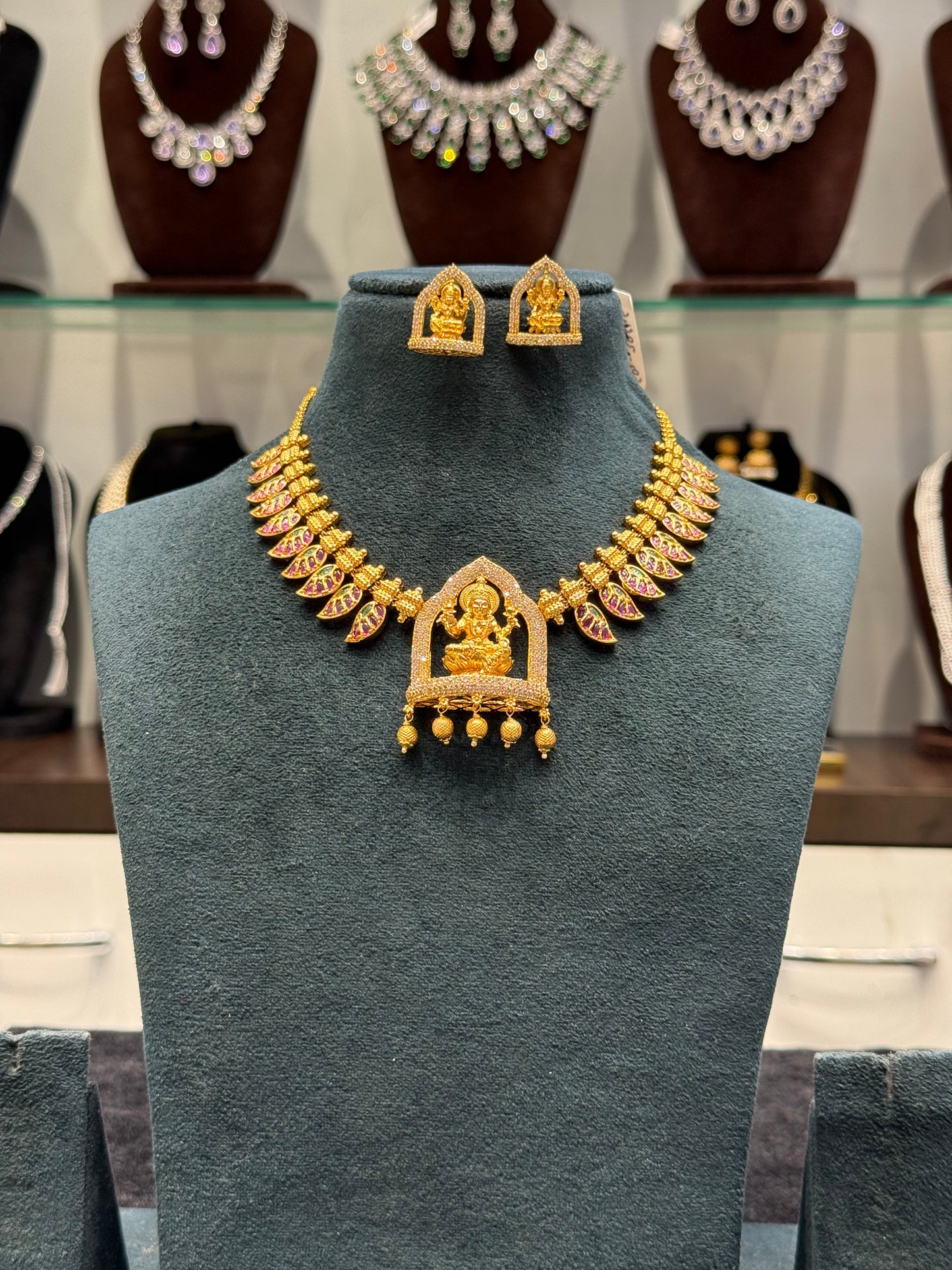 38646 Lakshmi Devi short necklace with pota stones and golden balls