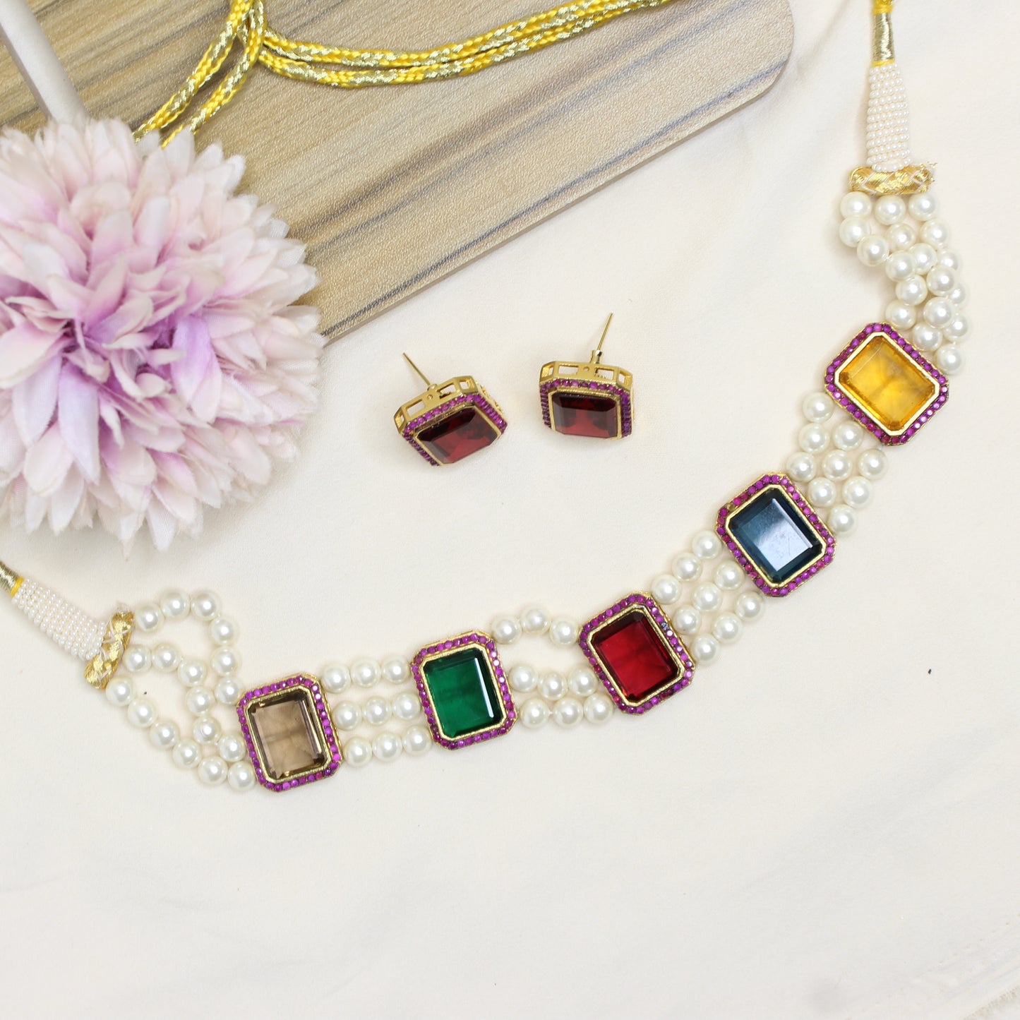 3402 Colour Stone Choker