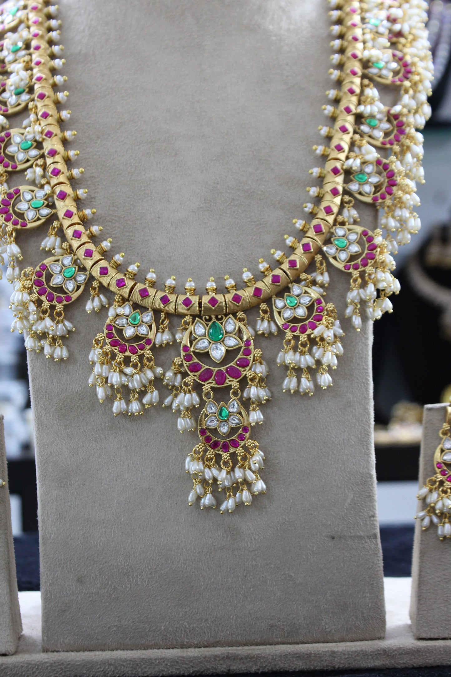 41694 Jadau guttapusalu long necklace