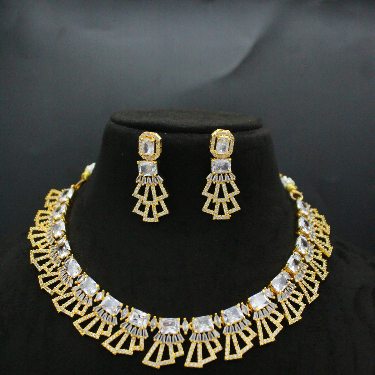 13368 CZ Short Full White Fancy Necklace Set