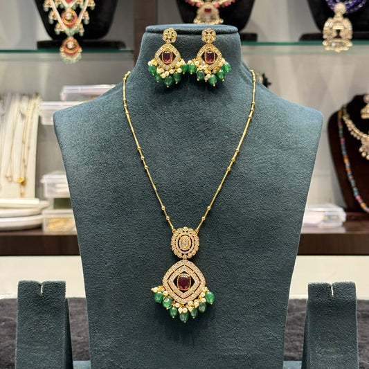 40052 Single Line gold ball chain with double layer locket and earrings