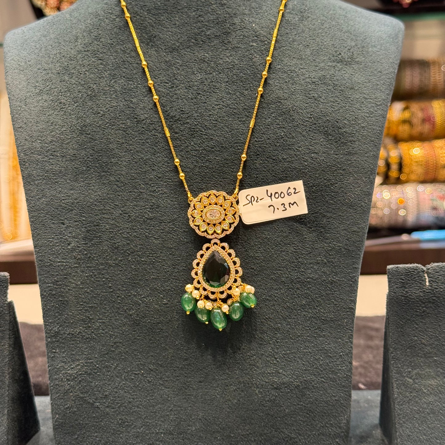 40062 Single line ball chain with pendant set and green stones