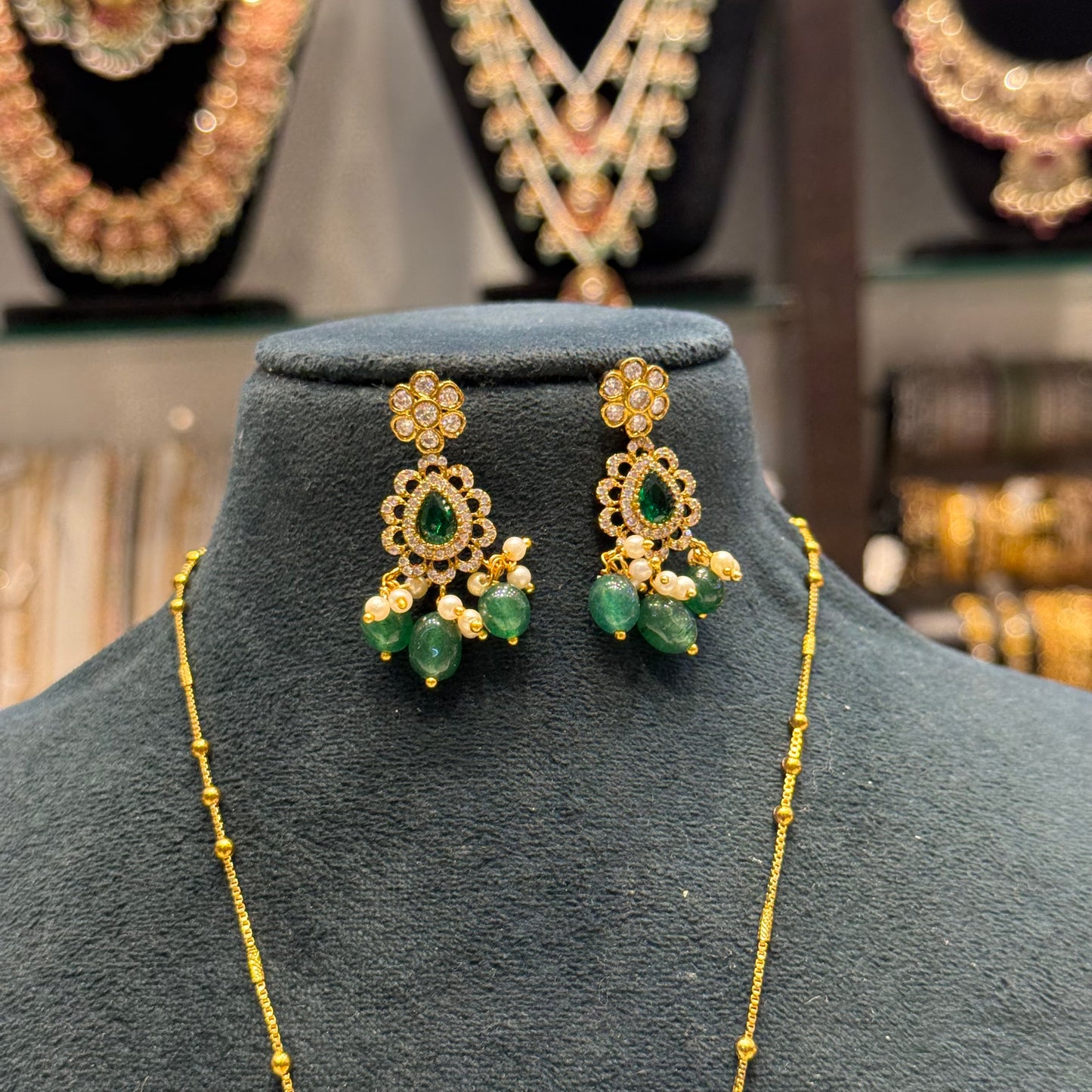 40062 Single line ball chain with pendant set and green stones