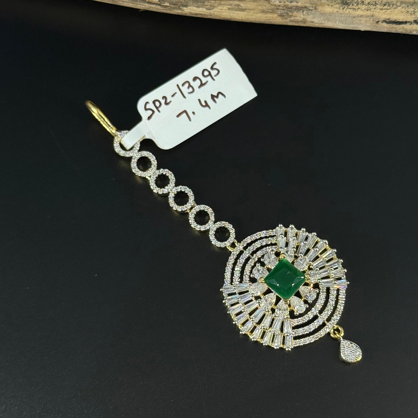 13295 GJ green maangtika