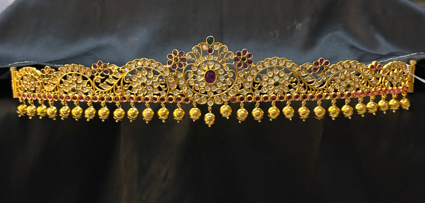 40099 Matte flower pattern with multi stone vaddanam