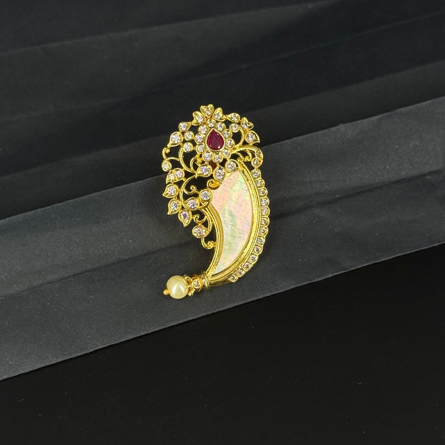 15598 Single tiger nail
