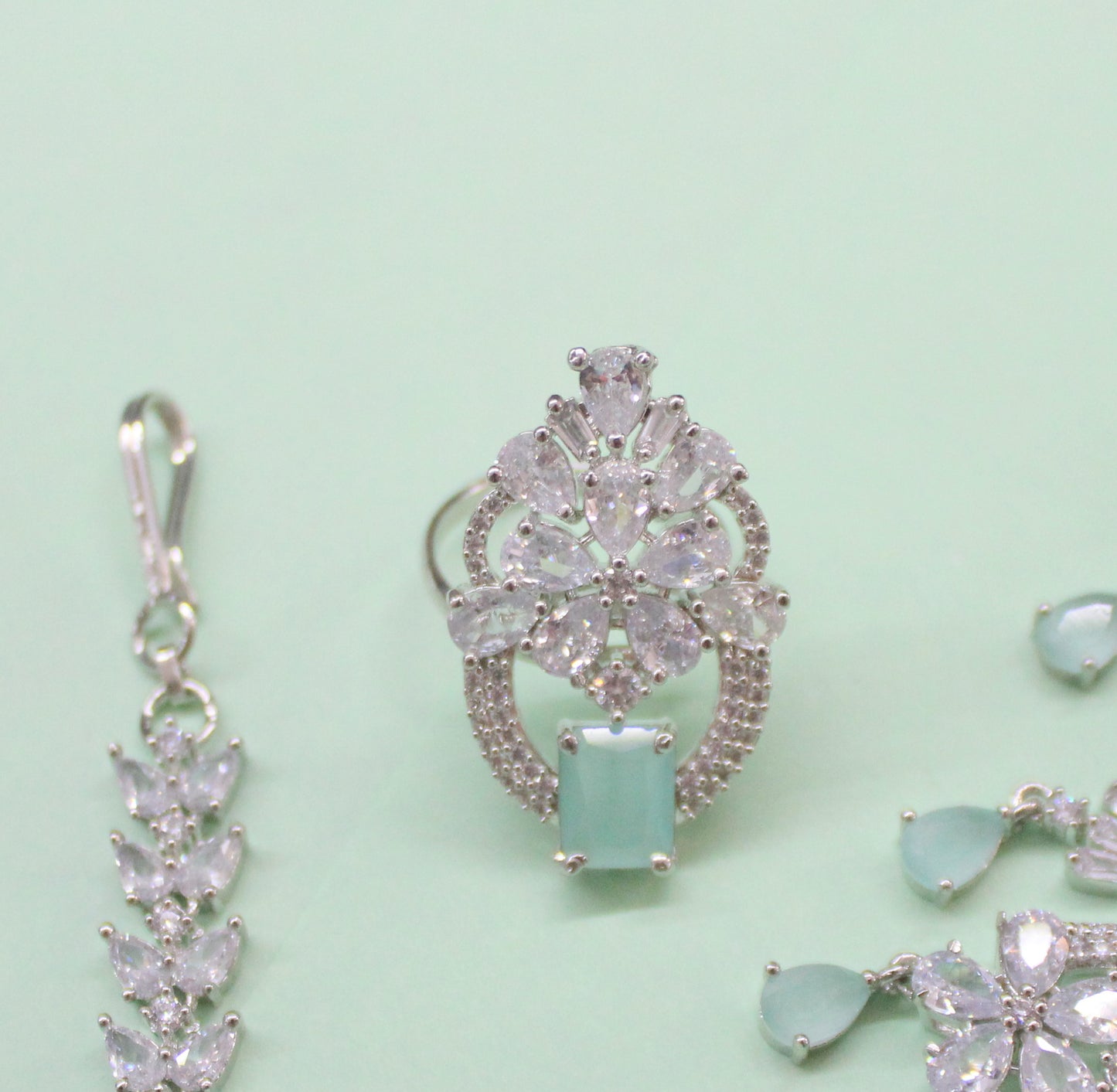 16518  Platinum Necklace Mint Green with Finger Ring and Tikka