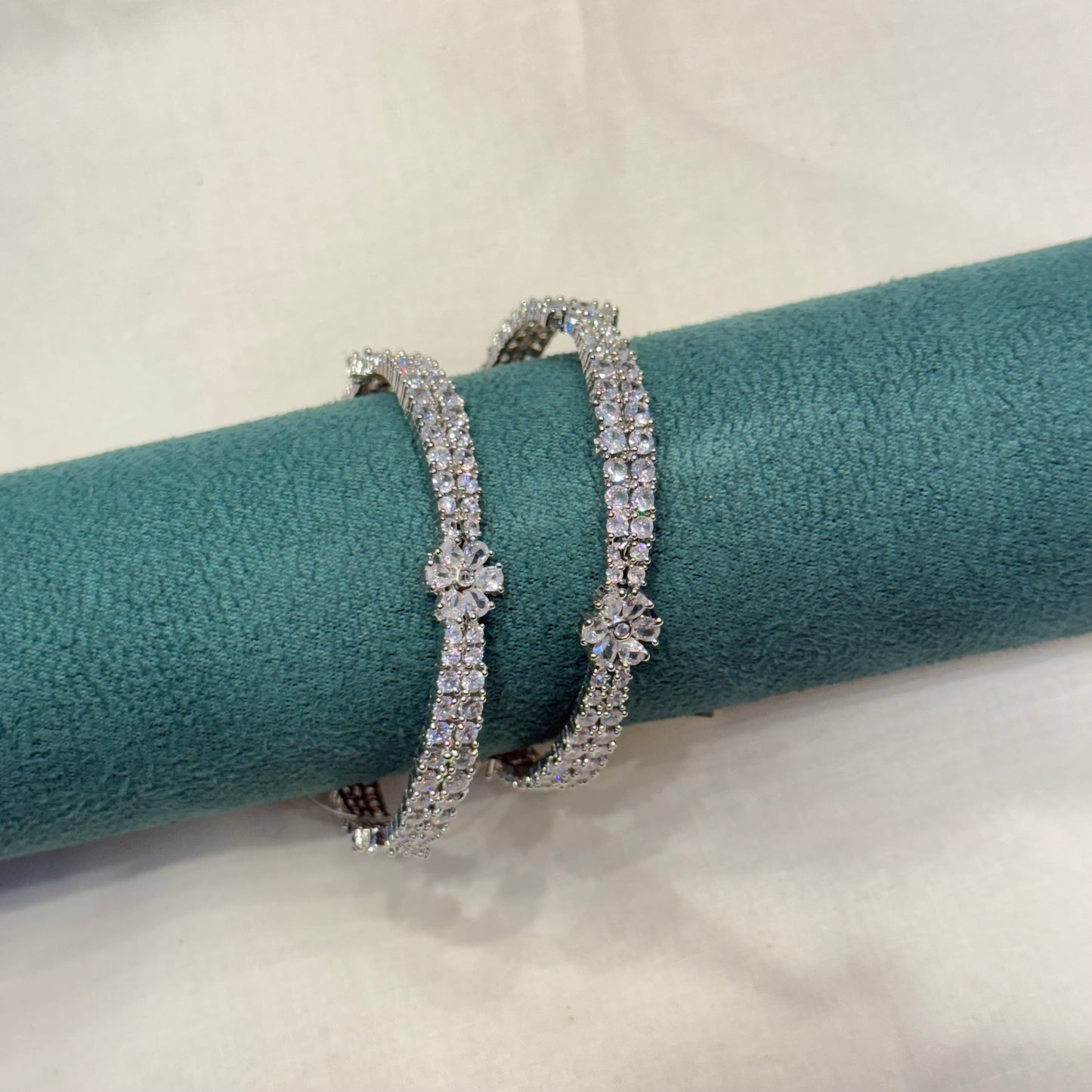 28073 platinum full white bangle