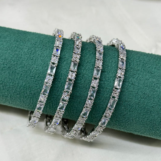 39220 platinum full white square pattern 4 pcs bangle