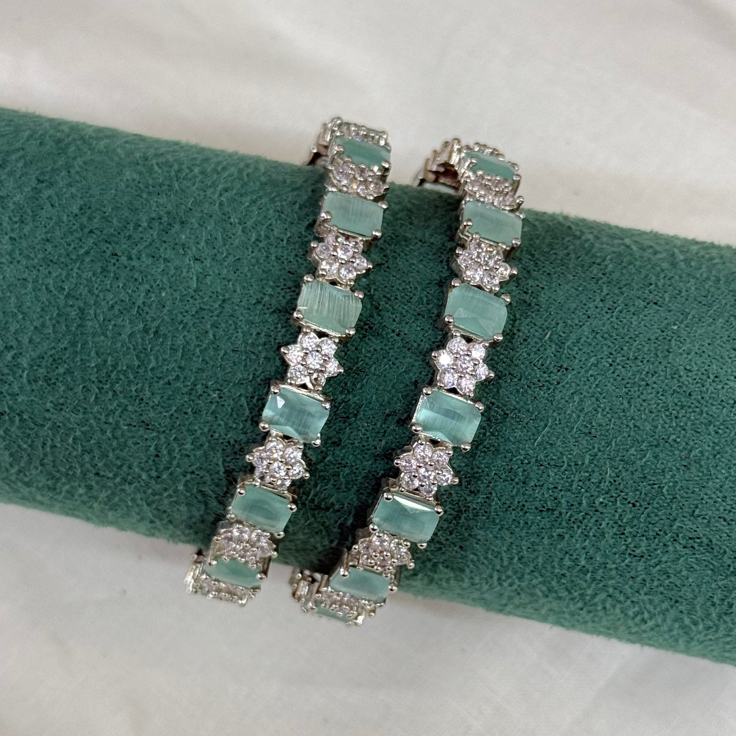 12881 platinum mint stone bangle