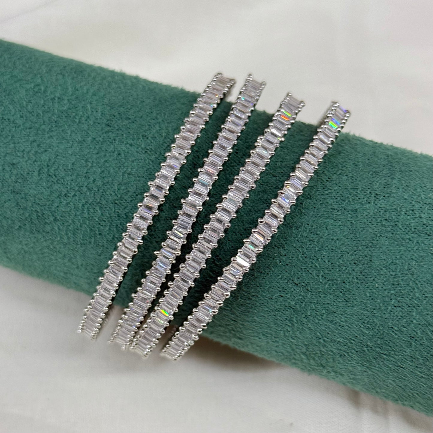 31110 platinum full white 4 pcs bangle