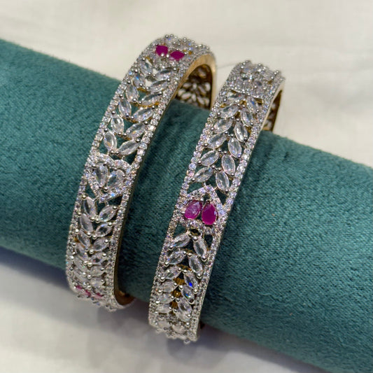 17165 Diamond look like Ruby leaf pattern bangle